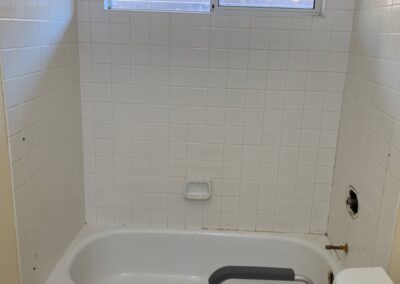 Before of tub and tile out in Folsom.